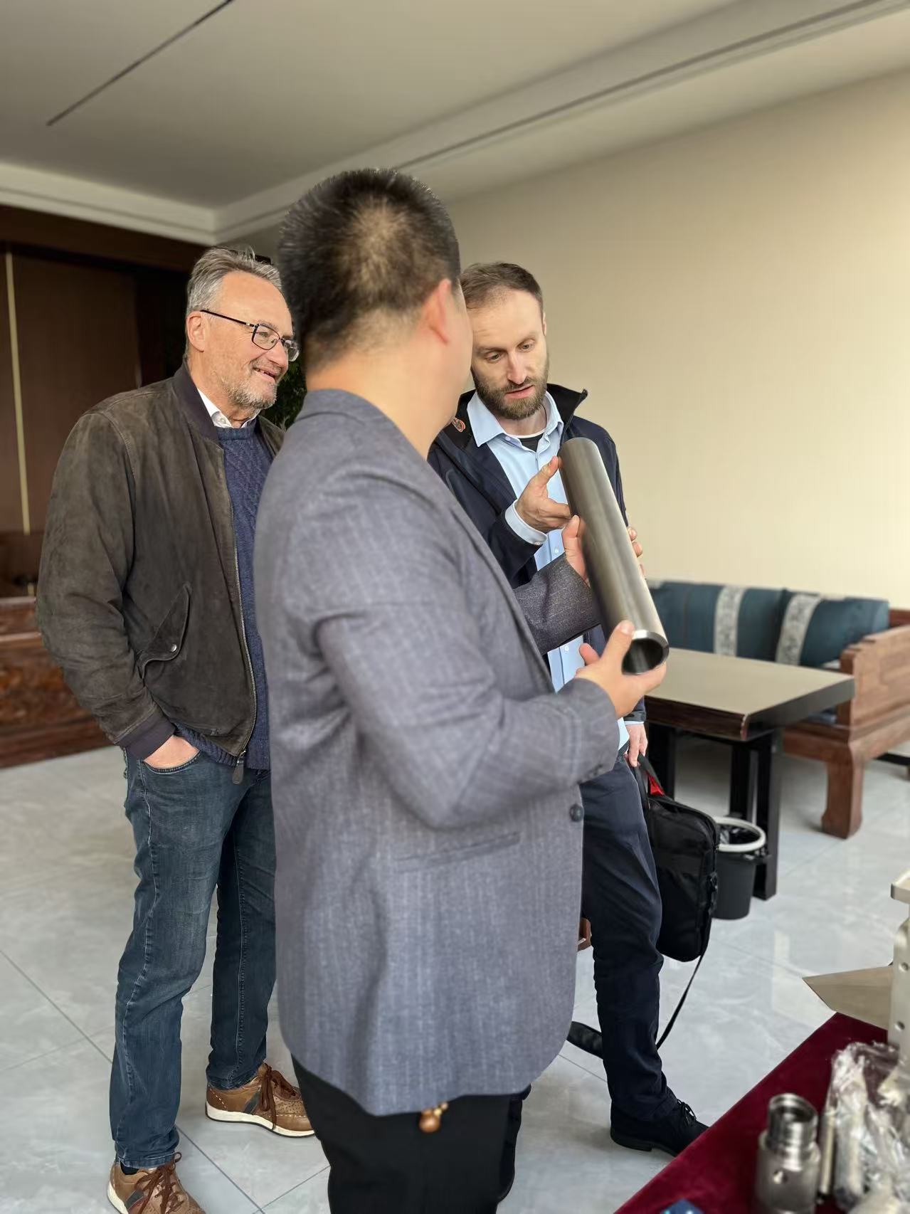 Páni! Němečtí klienti se v naší společnosti „odbavují“, což posouvá pragmatickou spolupráci kupředu.