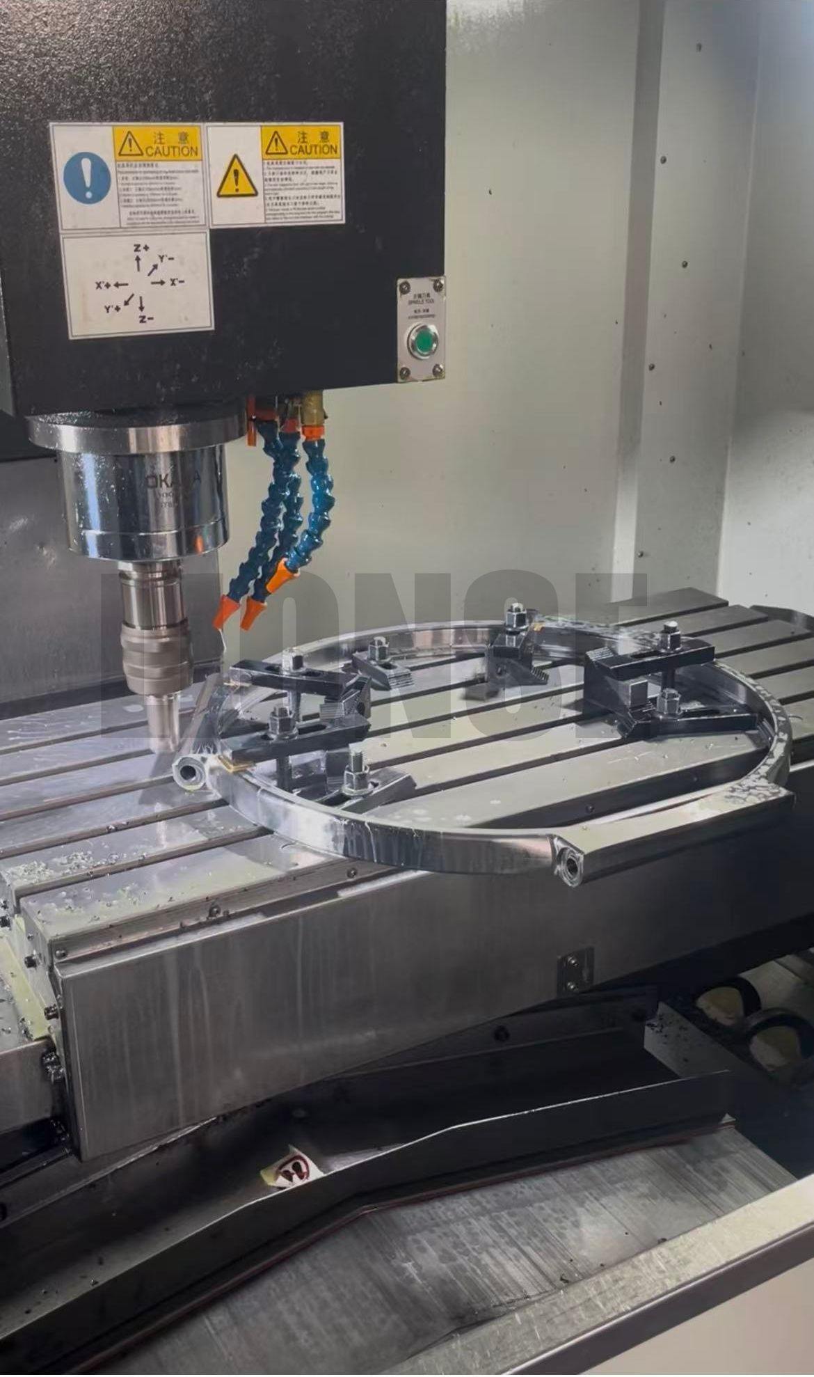 Vlastní očka z nerezové oceli s velkým otvorem s více drážkami